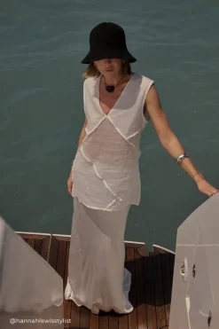 CARMEL WHITE RAMIE V NECK TOP