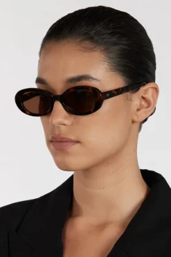ELISA JOHNSON LYRIC LEIGH IN BROWN TORTOISE SUNGLASSES