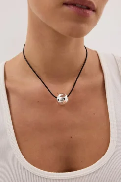 F+H SILVER HAMMERED BALL CHOKER