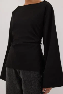 IVY BLACK LONG SLEEVE TOP