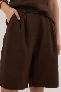 KAYLA BITTER CHOC LINEN BERMUDA SHORT