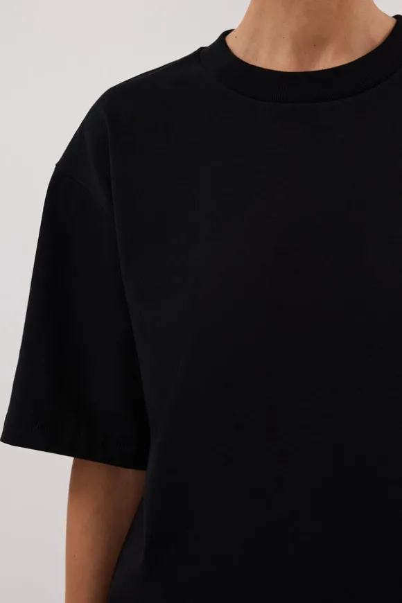 NOAH BLACK LONGLINE TEE