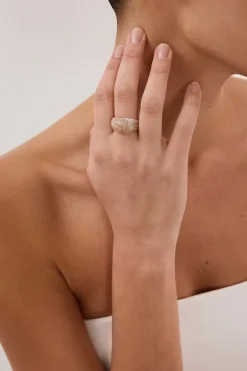 NOAH THE LABEL CREAM CHUNKY RESIN RING