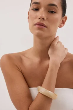 NOAH THE LABEL CREAM RESIN BANGLE