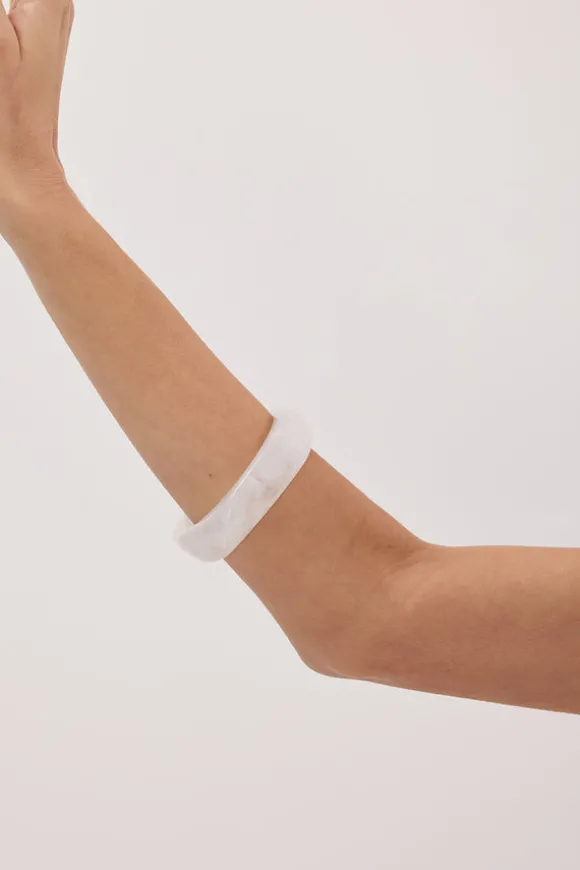 NOAH THE LABEL WHITE RESIN BANGLE